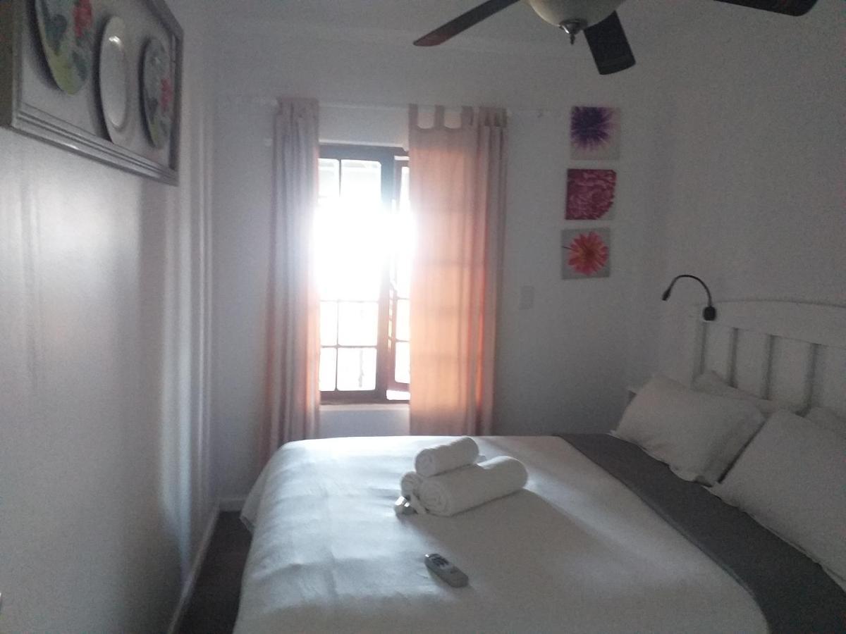 Khaya La Manzi Guest Lodge ฮิบเบอร์ดีน ภายนอก รูปภาพ