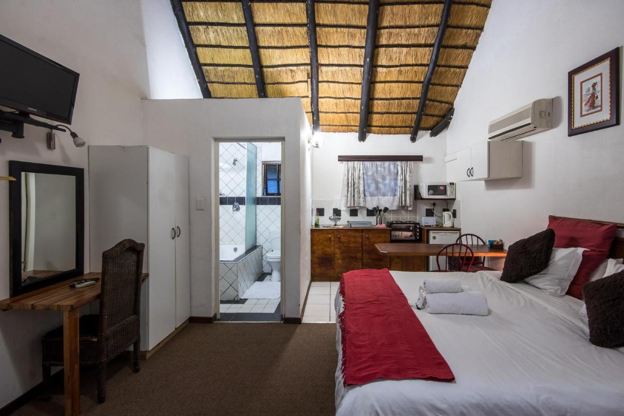 Khaya La Manzi Guest Lodge ฮิบเบอร์ดีน ภายนอก รูปภาพ