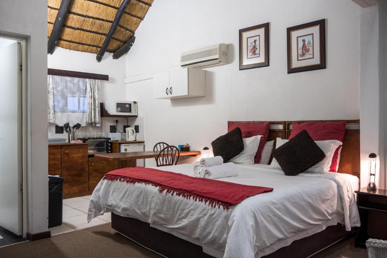 Khaya La Manzi Guest Lodge ฮิบเบอร์ดีน ภายนอก รูปภาพ