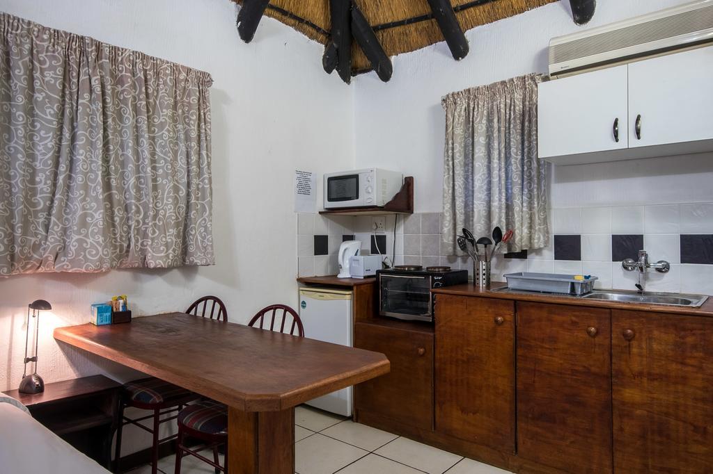 Khaya La Manzi Guest Lodge ฮิบเบอร์ดีน ภายนอก รูปภาพ