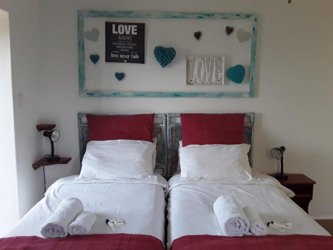 Khaya La Manzi Guest Lodge ฮิบเบอร์ดีน ภายนอก รูปภาพ